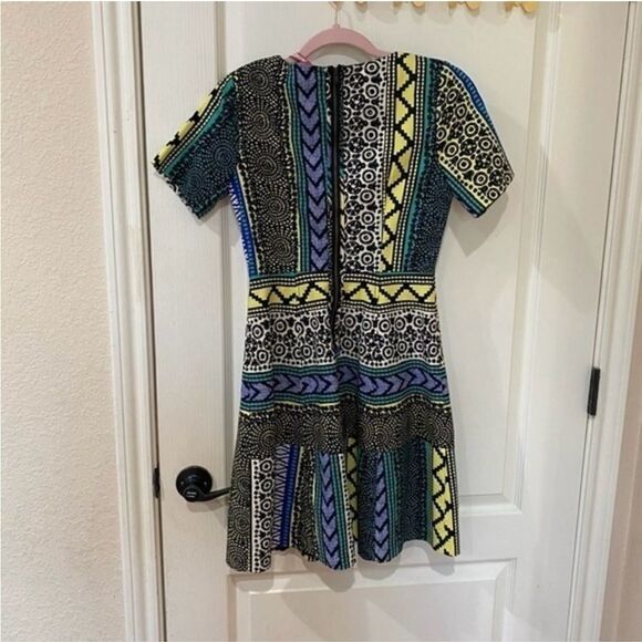 NWT Anthropologie Tracy Reese Short Sleeve V-Neck Multi Color Dress Size 2 - Picture 7 of 7